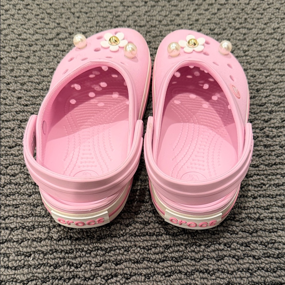 CROCS Pink Kids Clogs with Pearl and Flower Charms - Picture 2 of 4